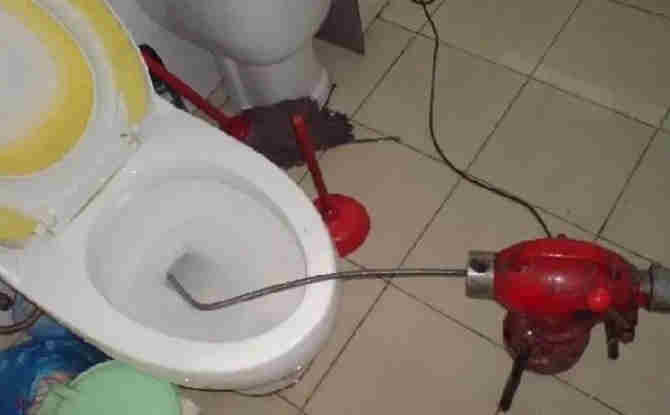清水河马桶通下水